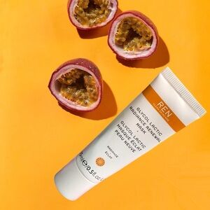 REN Clean Skincare Glycol Lactic Radiance Renewal Mask Mini 15ml *NEW!